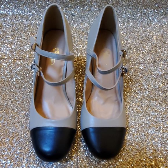 Journee Collection Mary Jane Block Heel - Picture 1 of 7